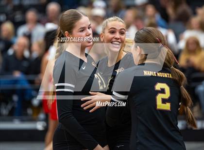 Thumbnail 2 in Maple Mountain vs. Bountiful (UHSAA 5A Final) photogallery.