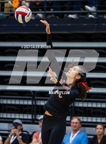 Thumbnail 2 in Maple Mountain vs. Bountiful (UHSAA 5A Final) photogallery.