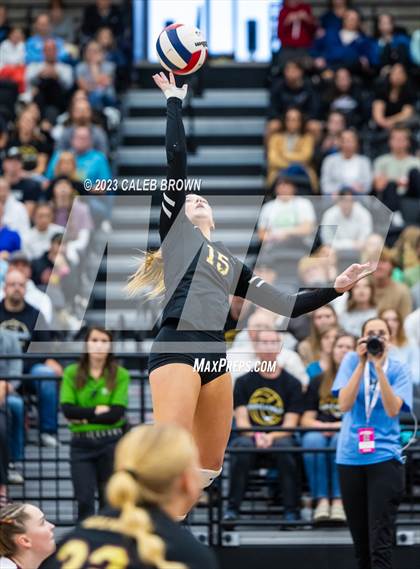 Thumbnail 2 in Maple Mountain vs. Bountiful (UHSAA 5A Final) photogallery.