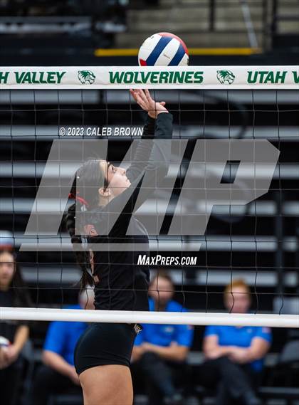 Thumbnail 3 in Maple Mountain vs. Bountiful (UHSAA 5A Final) photogallery.