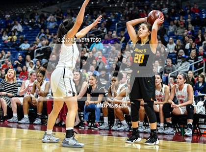 Thumbnail 2 in Liberty vs. Amarillo (UIL 5A Final) photogallery.