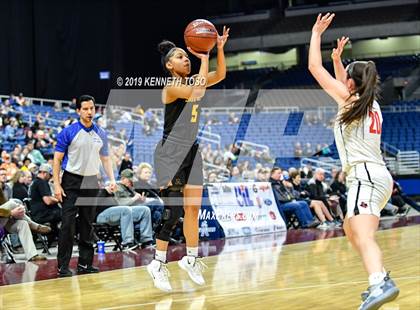 Thumbnail 2 in Liberty vs. Amarillo (UIL 5A Final) photogallery.