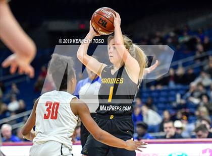 Thumbnail 2 in Liberty vs. Amarillo (UIL 5A Final) photogallery.