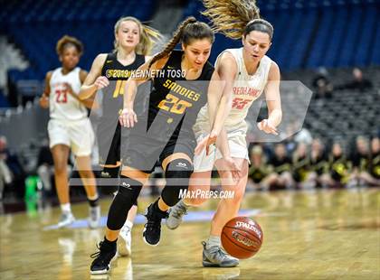 Thumbnail 3 in Liberty vs. Amarillo (UIL 5A Final) photogallery.