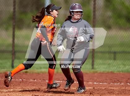 Thumbnail 2 in Dobyns-Bennett vs Morristown East (Eastman-Kingsport Invitational) photogallery.