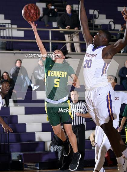Thumbnail 1 in Kennedy vs. Washington (St. Hope Elite Classic) photogallery.
