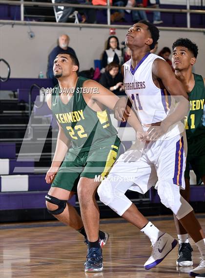 Thumbnail 2 in Kennedy vs. Washington (St. Hope Elite Classic) photogallery.