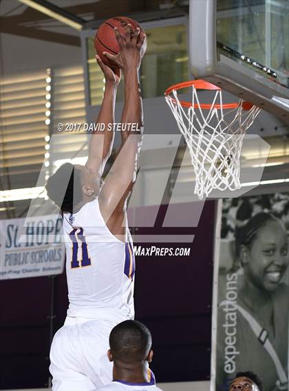 Thumbnail 3 in Kennedy vs. Washington (St. Hope Elite Classic) photogallery.