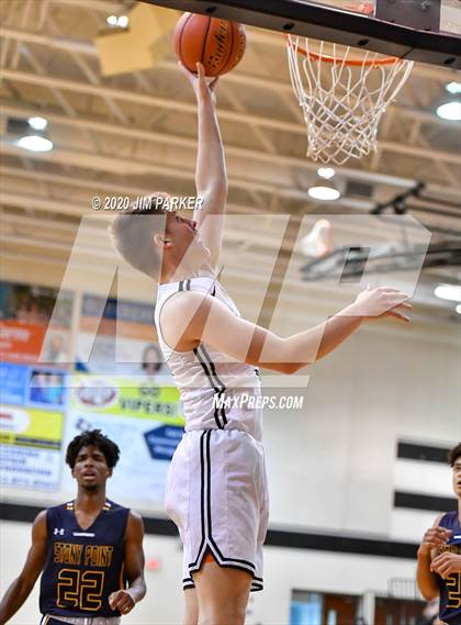 Thumbnail 1 in Stony Point @ Vandegrift photogallery.