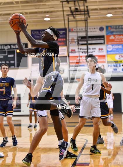 Thumbnail 1 in Stony Point @ Vandegrift photogallery.