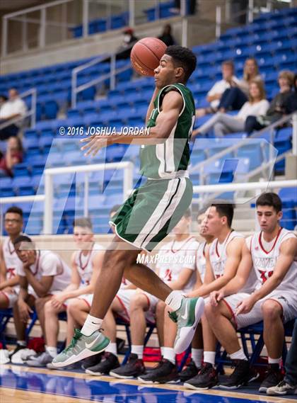 Thumbnail 2 in Stevens vs. Strake Jesuit (NISD/NEISD Tournament) photogallery.