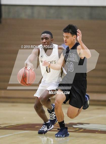 Thumbnail 2 in Bullard vs. Sunnyside (Clovis West Nike Invitational) photogallery.