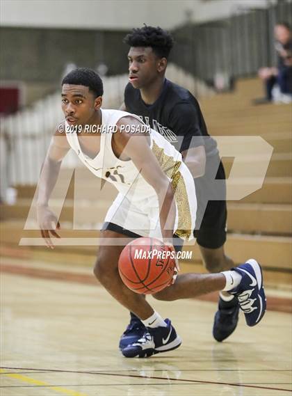 Thumbnail 2 in Bullard vs. Sunnyside (Clovis West Nike Invitational) photogallery.