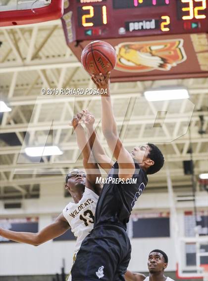 Thumbnail 2 in Bullard vs. Sunnyside (Clovis West Nike Invitational) photogallery.