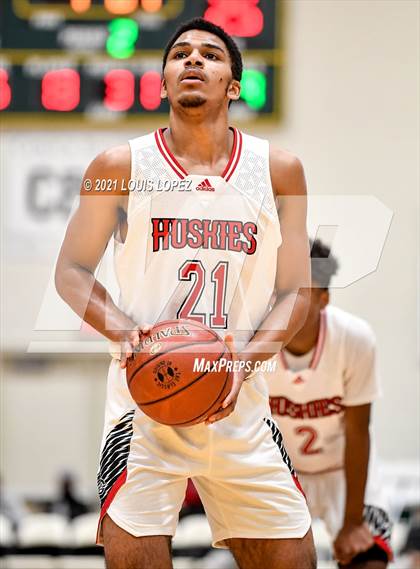 Thumbnail 2 in Centennial vs. St. John Bosco (The Classic at Damien) Tournament photogallery.