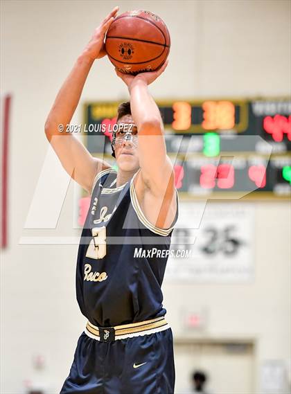 Thumbnail 3 in Centennial vs. St. John Bosco (The Classic at Damien) Tournament photogallery.