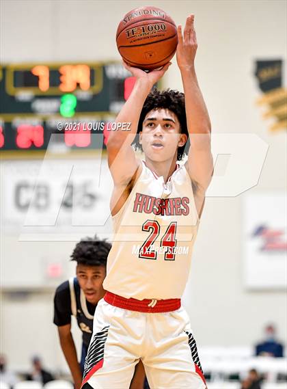 Thumbnail 1 in Centennial vs. St. John Bosco (The Classic at Damien) Tournament photogallery.