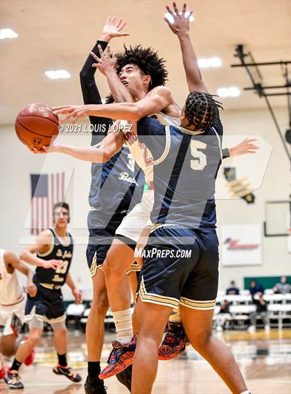 Thumbnail 2 in Centennial vs. St. John Bosco (The Classic at Damien) Tournament photogallery.