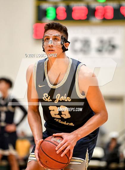 Thumbnail 2 in Centennial vs. St. John Bosco (The Classic at Damien) Tournament photogallery.
