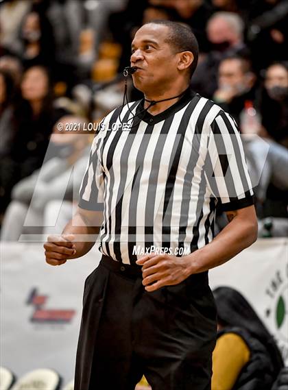 Thumbnail 2 in Centennial vs. St. John Bosco (The Classic at Damien) Tournament photogallery.