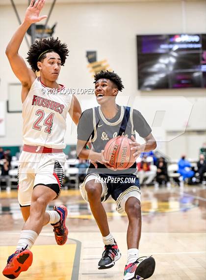 Thumbnail 2 in Centennial vs. St. John Bosco (The Classic at Damien) Tournament photogallery.