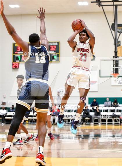 Thumbnail 2 in Centennial vs. St. John Bosco (The Classic at Damien) Tournament photogallery.