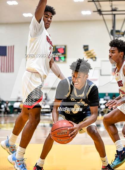 Thumbnail 3 in Centennial vs. St. John Bosco (The Classic at Damien) Tournament photogallery.