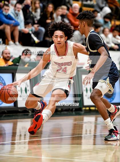 Thumbnail 3 in Centennial vs. St. John Bosco (The Classic at Damien) Tournament photogallery.