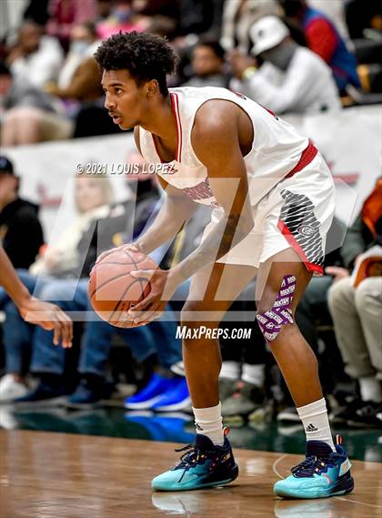 Thumbnail 2 in Centennial vs. St. John Bosco (The Classic at Damien) Tournament photogallery.