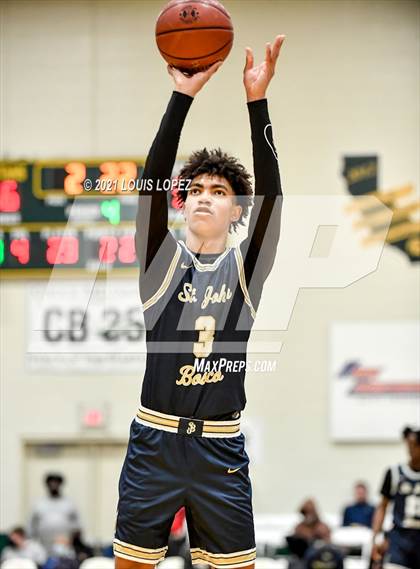 Thumbnail 3 in Centennial vs. St. John Bosco (The Classic at Damien) Tournament photogallery.