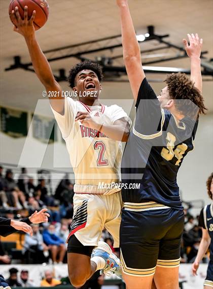 Thumbnail 2 in Centennial vs. St. John Bosco (The Classic at Damien) Tournament photogallery.