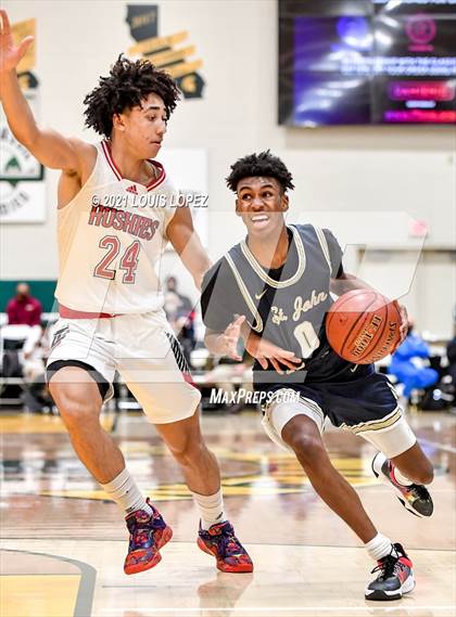 Thumbnail 2 in Centennial vs. St. John Bosco (The Classic at Damien) Tournament photogallery.