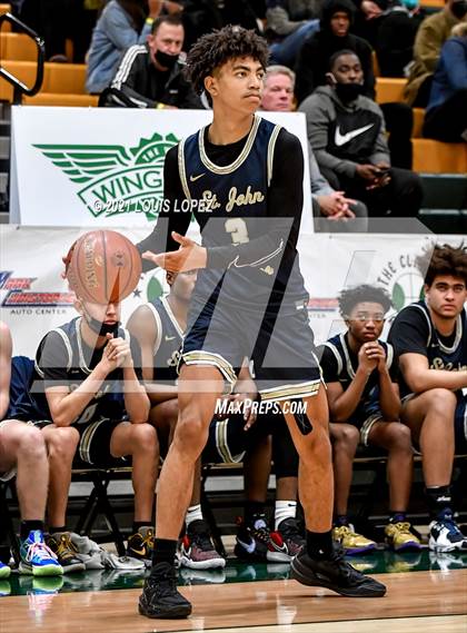 Thumbnail 1 in Centennial vs. St. John Bosco (The Classic at Damien) Tournament photogallery.
