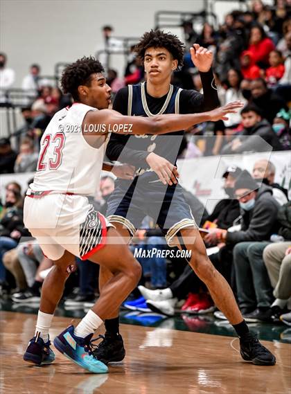 Thumbnail 3 in Centennial vs. St. John Bosco (The Classic at Damien) Tournament photogallery.