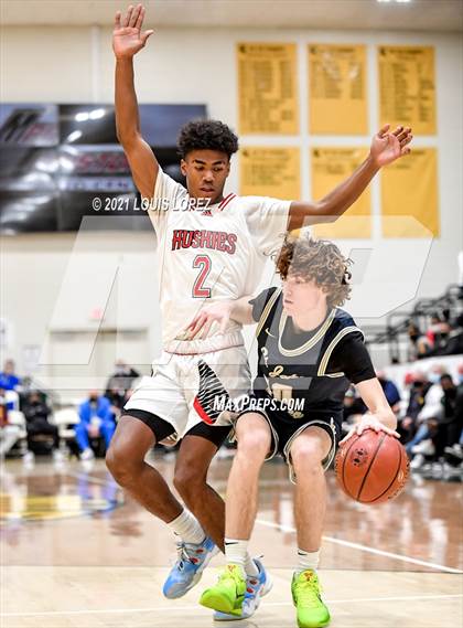 Thumbnail 3 in Centennial vs. St. John Bosco (The Classic at Damien) Tournament photogallery.