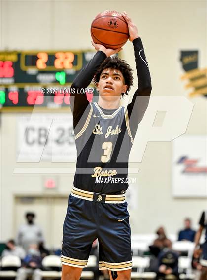 Thumbnail 2 in Centennial vs. St. John Bosco (The Classic at Damien) Tournament photogallery.