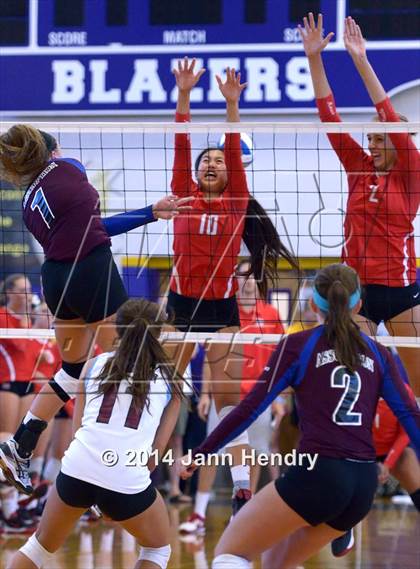 Thumbnail 3 in Assumption vs. Mater Dei (Durango Fall Classic) photogallery.