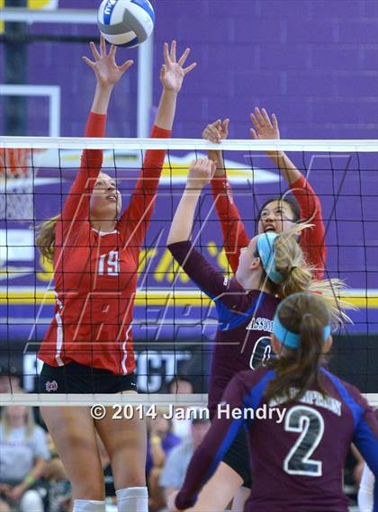 Thumbnail 2 in Assumption vs. Mater Dei (Durango Fall Classic) photogallery.