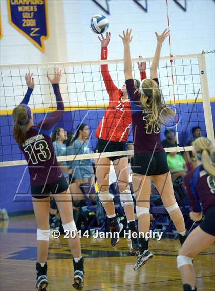 Thumbnail 3 in Assumption vs. Mater Dei (Durango Fall Classic) photogallery.