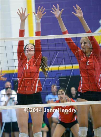 Thumbnail 2 in Assumption vs. Mater Dei (Durango Fall Classic) photogallery.