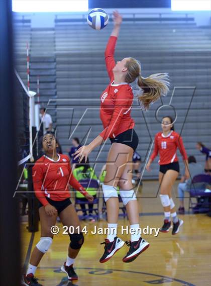 Thumbnail 1 in Assumption vs. Mater Dei (Durango Fall Classic) photogallery.