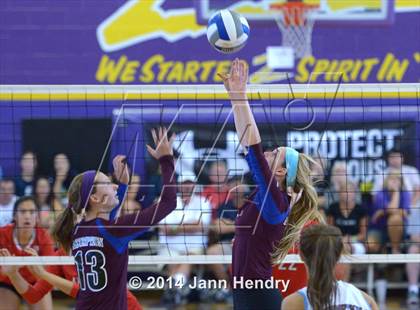 Thumbnail 2 in Assumption vs. Mater Dei (Durango Fall Classic) photogallery.
