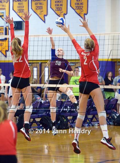 Thumbnail 2 in Assumption vs. Mater Dei (Durango Fall Classic) photogallery.
