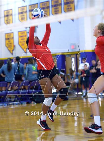 Thumbnail 3 in Assumption vs. Mater Dei (Durango Fall Classic) photogallery.