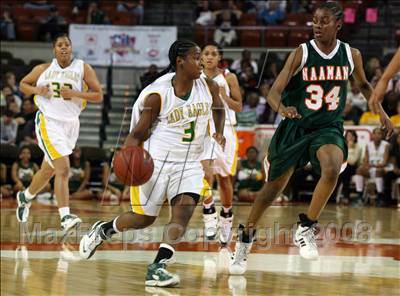 Thumbnail 2 in Naaman Forest vs. De Soto (UIL 5A Semifinals) photogallery.