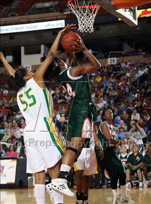 Thumbnail 1 in Naaman Forest vs. De Soto (UIL 5A Semifinals) photogallery.