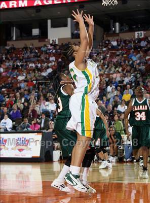 Thumbnail 1 in Naaman Forest vs. De Soto (UIL 5A Semifinals) photogallery.