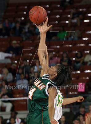 Thumbnail 1 in Naaman Forest vs. De Soto (UIL 5A Semifinals) photogallery.