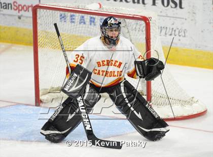 Thumbnail 3 in Seton Hall Prep vs. Bergen Catholic (Notre Dame New Year's Invitational Consolation) photogallery.
