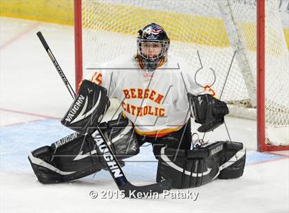 Thumbnail 3 in Seton Hall Prep vs. Bergen Catholic (Notre Dame New Year's Invitational Consolation) photogallery.